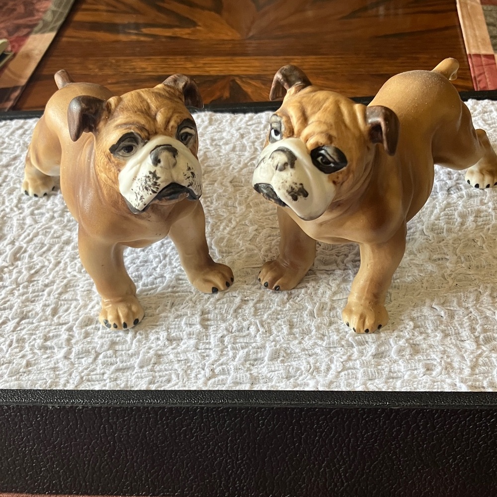 Pair of vintage Briann collectible ceramic British bulldogs puppy day figurines